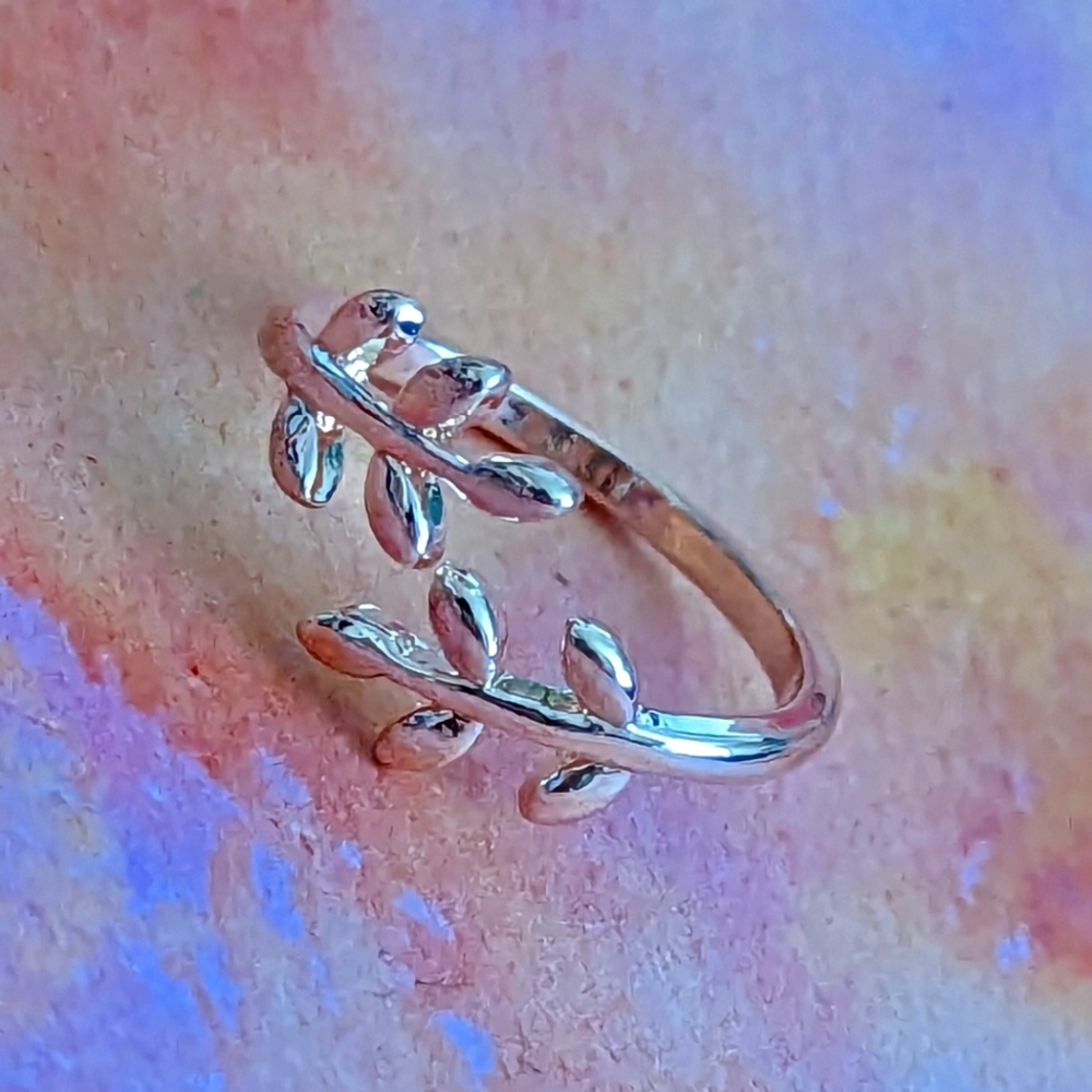 Adjustable Leaf Ring